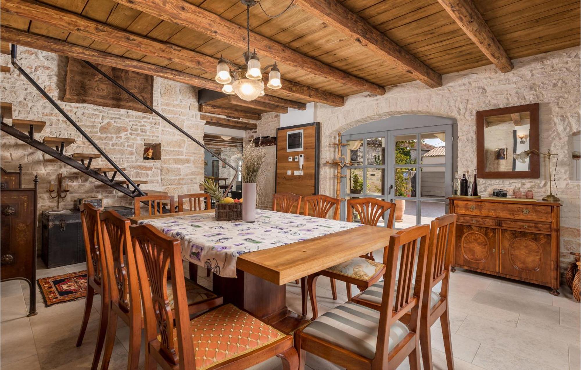 Amazing Home In Foli With Kitchen Exterior foto
