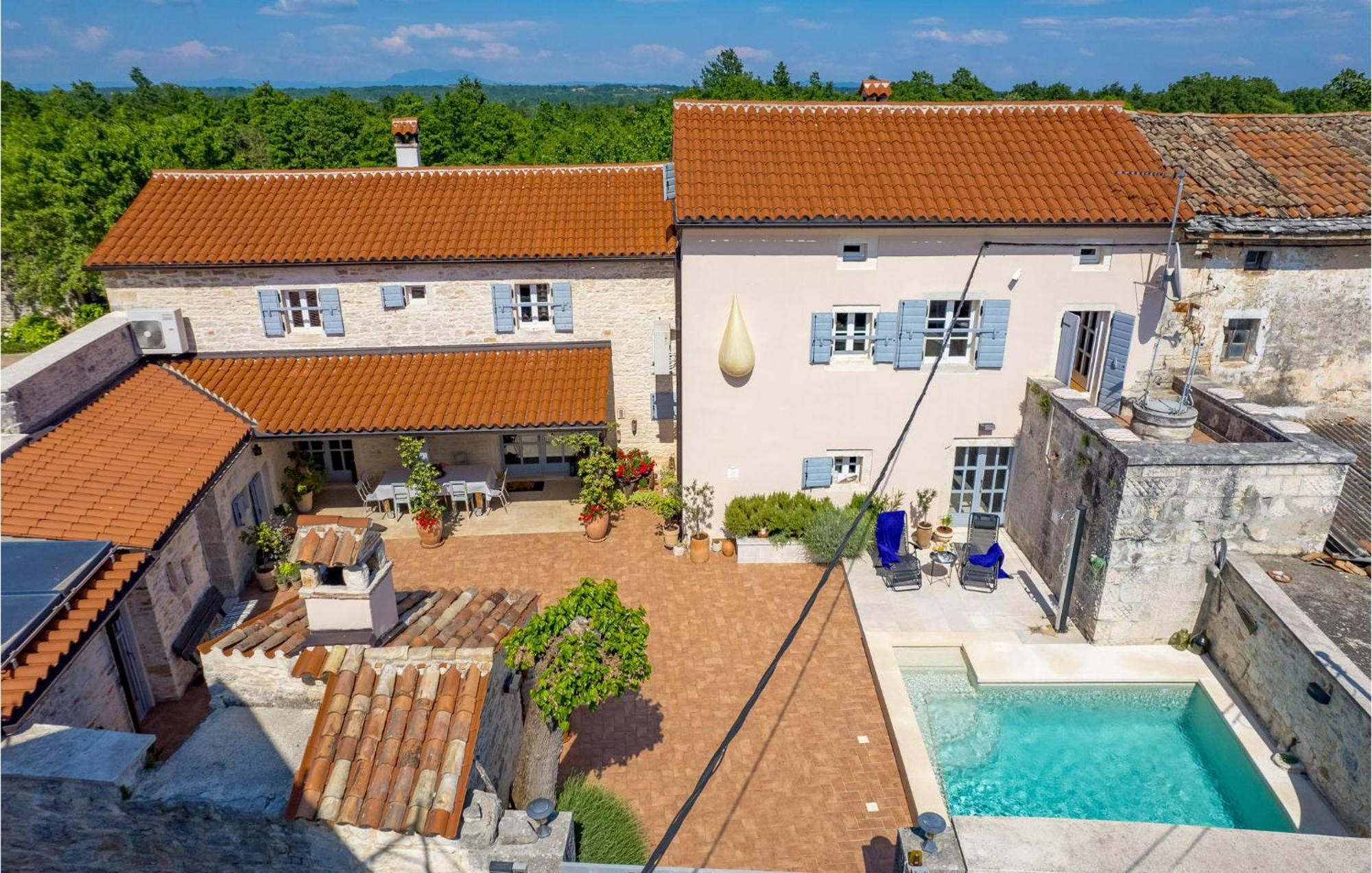 Amazing Home In Foli With Kitchen Exterior foto